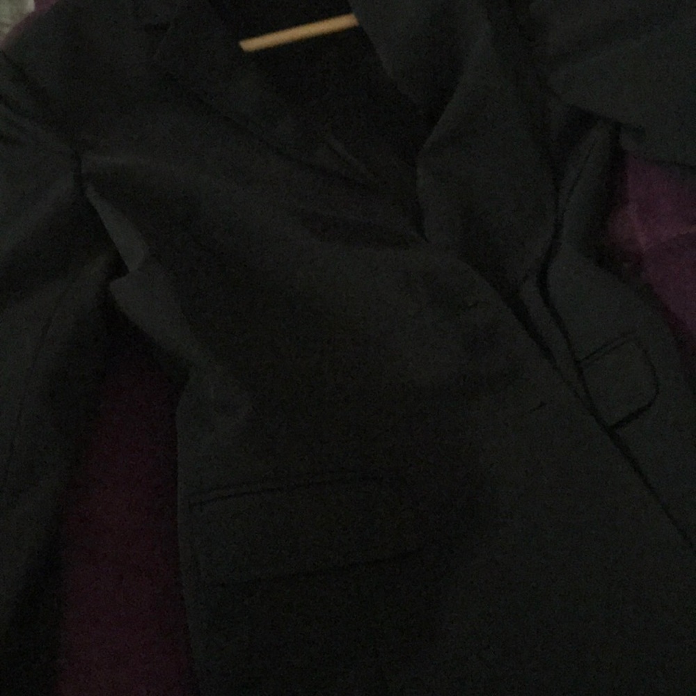 A jacket - Picture 4 of 4